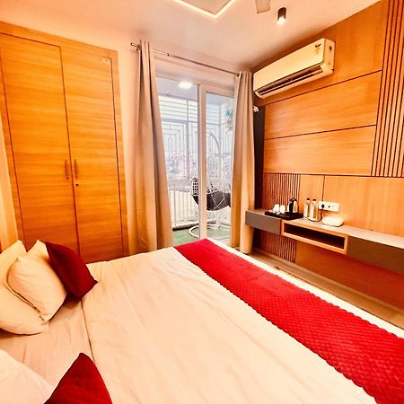 Pearl Grand Boutique Cottage In Omaxe Anandam Vrindavan - #Premium Ac Rooms With Balcony #Big Parking #Lift #Garden #Peaceful Area #Near Prem Mandir #Property Of The Year #Most Awarded Exteriör bild