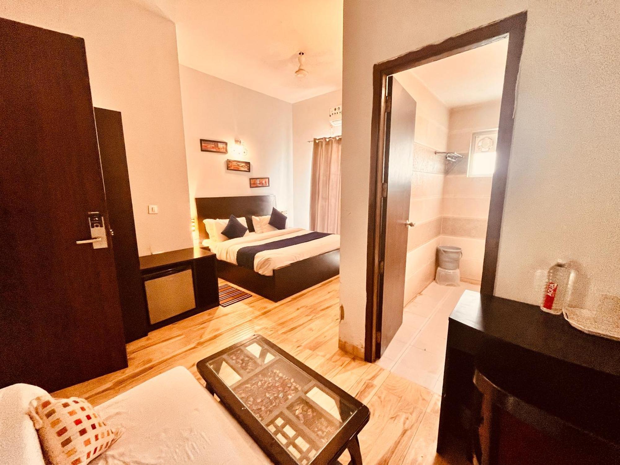 Pearl Grand Boutique Cottage In Omaxe Anandam Vrindavan - #Premium Ac Rooms With Balcony #Big Parking #Lift #Garden #Peaceful Area #Near Prem Mandir #Property Of The Year #Most Awarded Exteriör bild