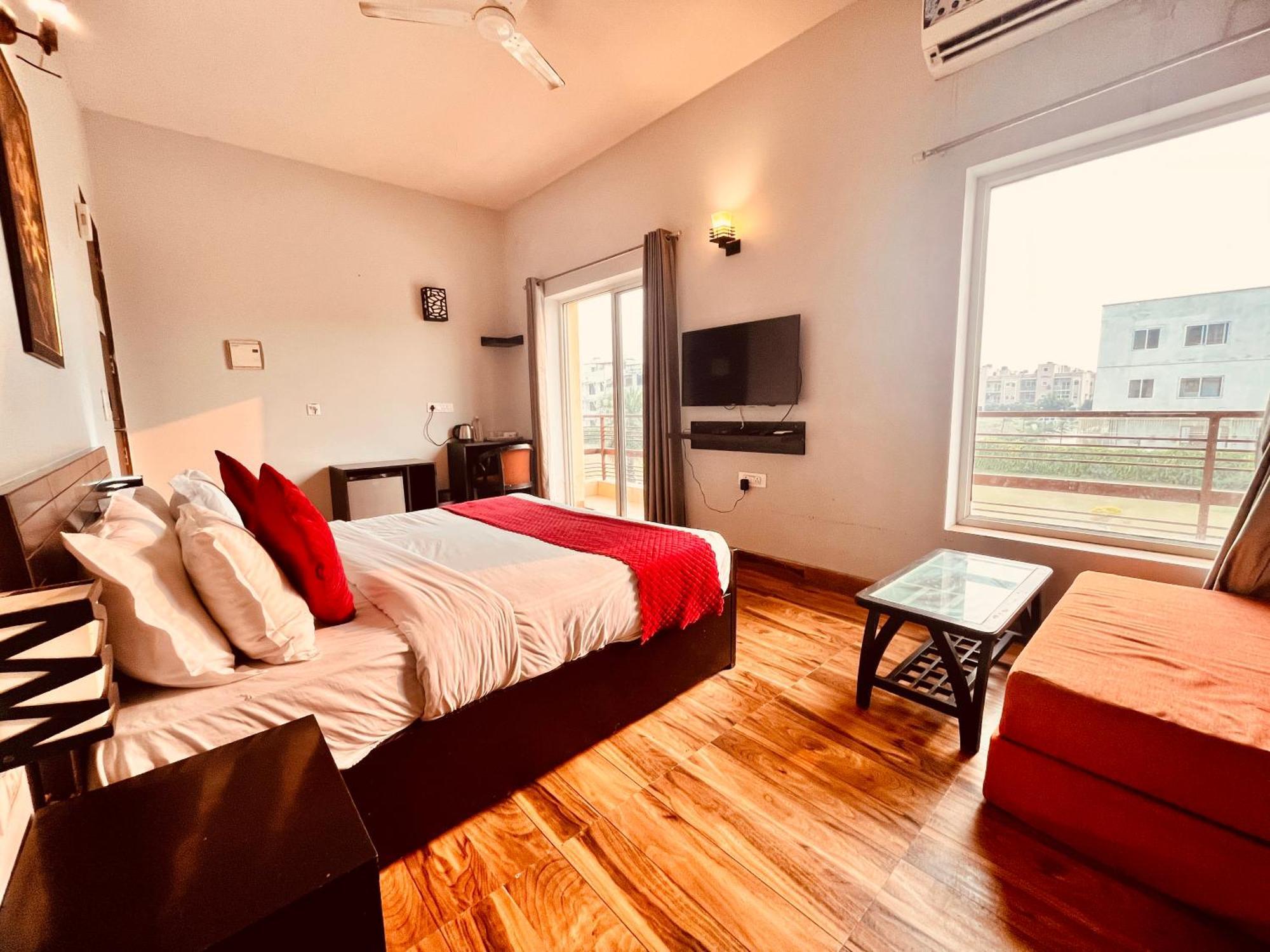 Pearl Grand Boutique Cottage In Omaxe Anandam Vrindavan - #Premium Ac Rooms With Balcony #Big Parking #Lift #Garden #Peaceful Area #Near Prem Mandir #Property Of The Year #Most Awarded Exteriör bild