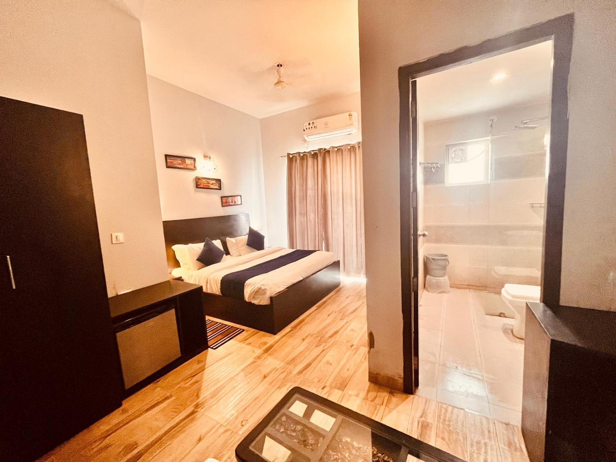Pearl Grand Boutique Cottage In Omaxe Anandam Vrindavan - #Premium Ac Rooms With Balcony #Big Parking #Lift #Garden #Peaceful Area #Near Prem Mandir #Property Of The Year #Most Awarded Exteriör bild