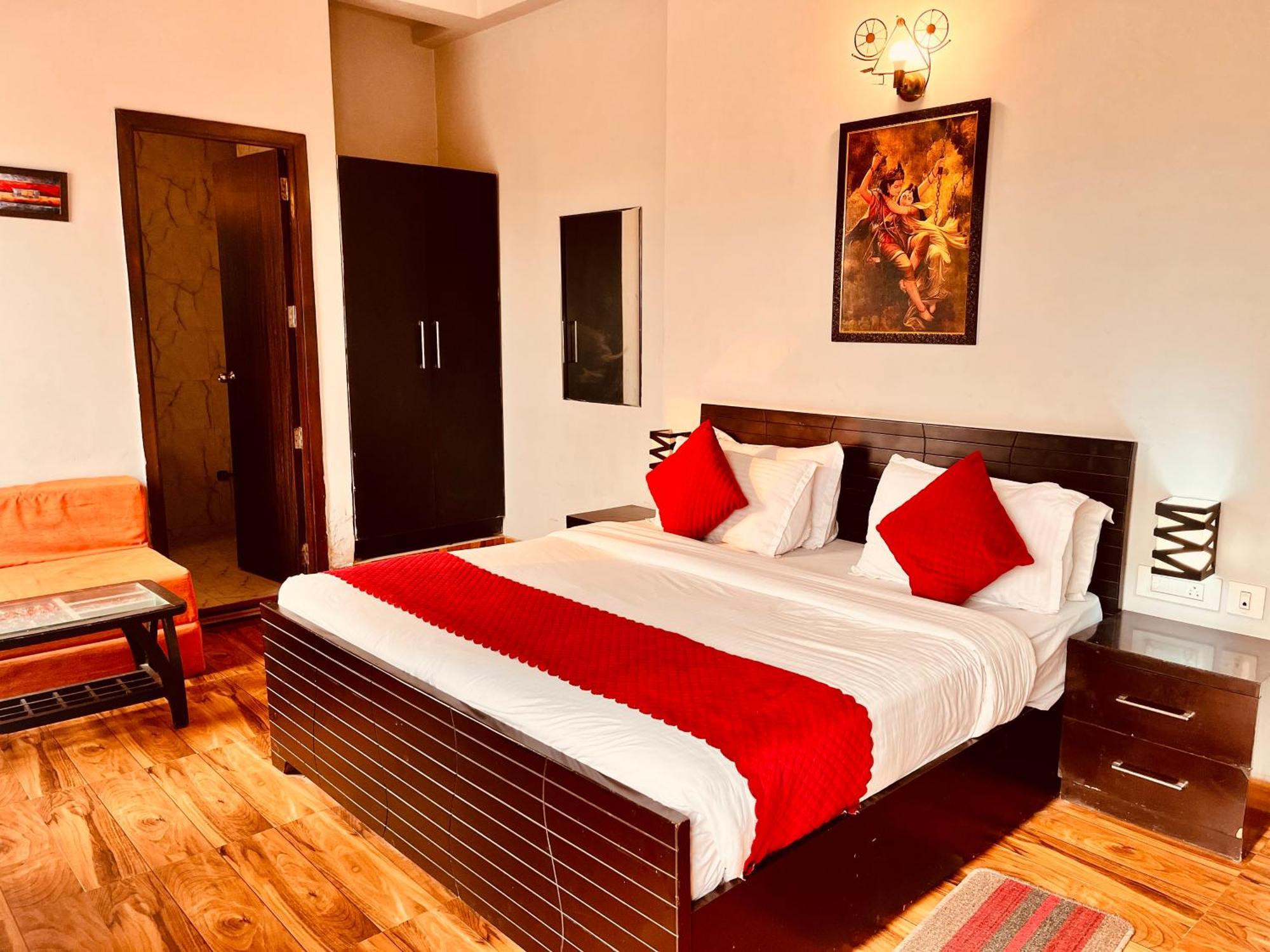 Pearl Grand Boutique Cottage In Omaxe Anandam Vrindavan - #Premium Ac Rooms With Balcony #Big Parking #Lift #Garden #Peaceful Area #Near Prem Mandir #Property Of The Year #Most Awarded Exteriör bild