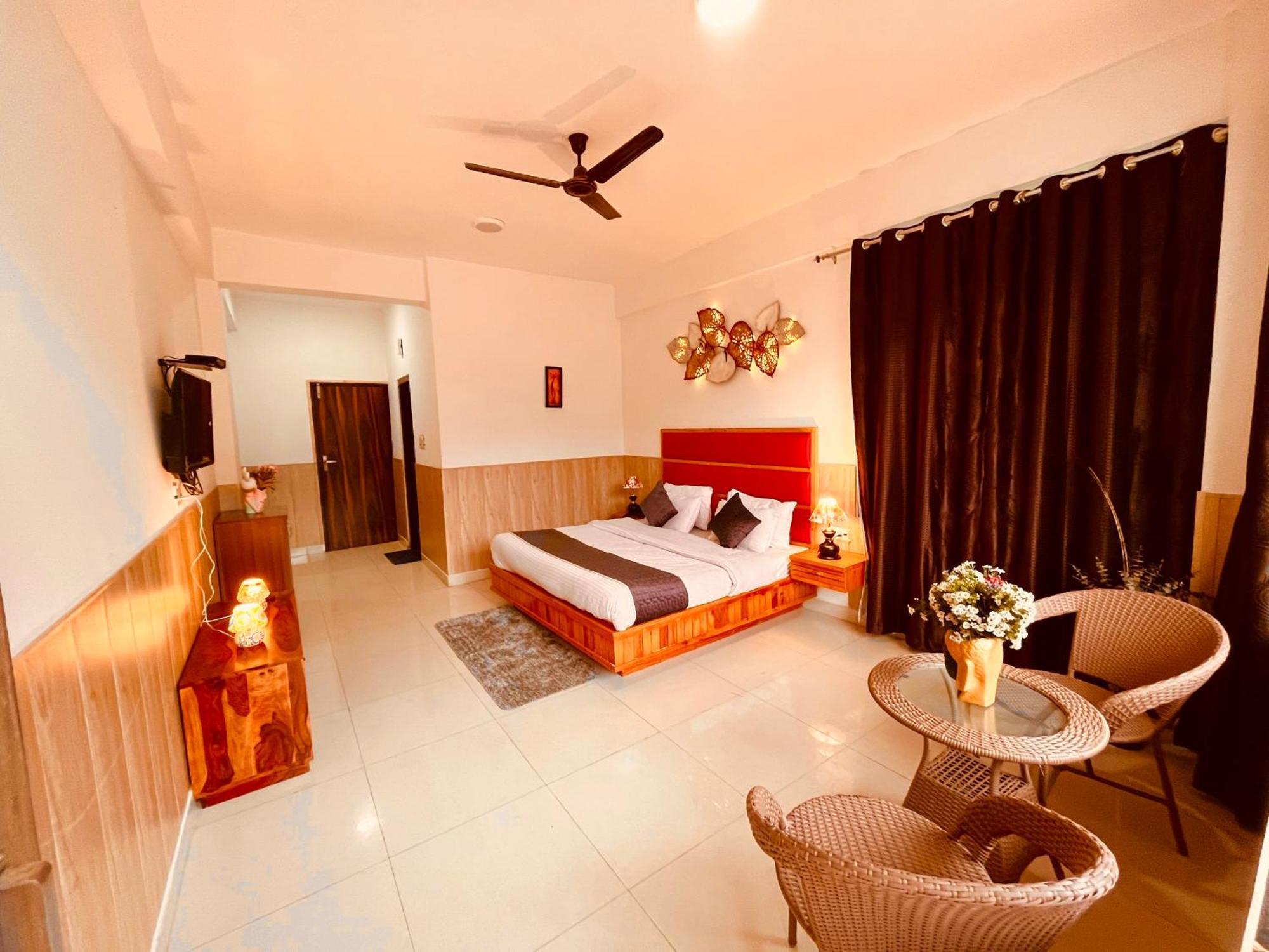 Pearl Grand Boutique Cottage In Omaxe Anandam Vrindavan - #Premium Ac Rooms With Balcony #Big Parking #Lift #Garden #Peaceful Area #Near Prem Mandir #Property Of The Year #Most Awarded Exteriör bild