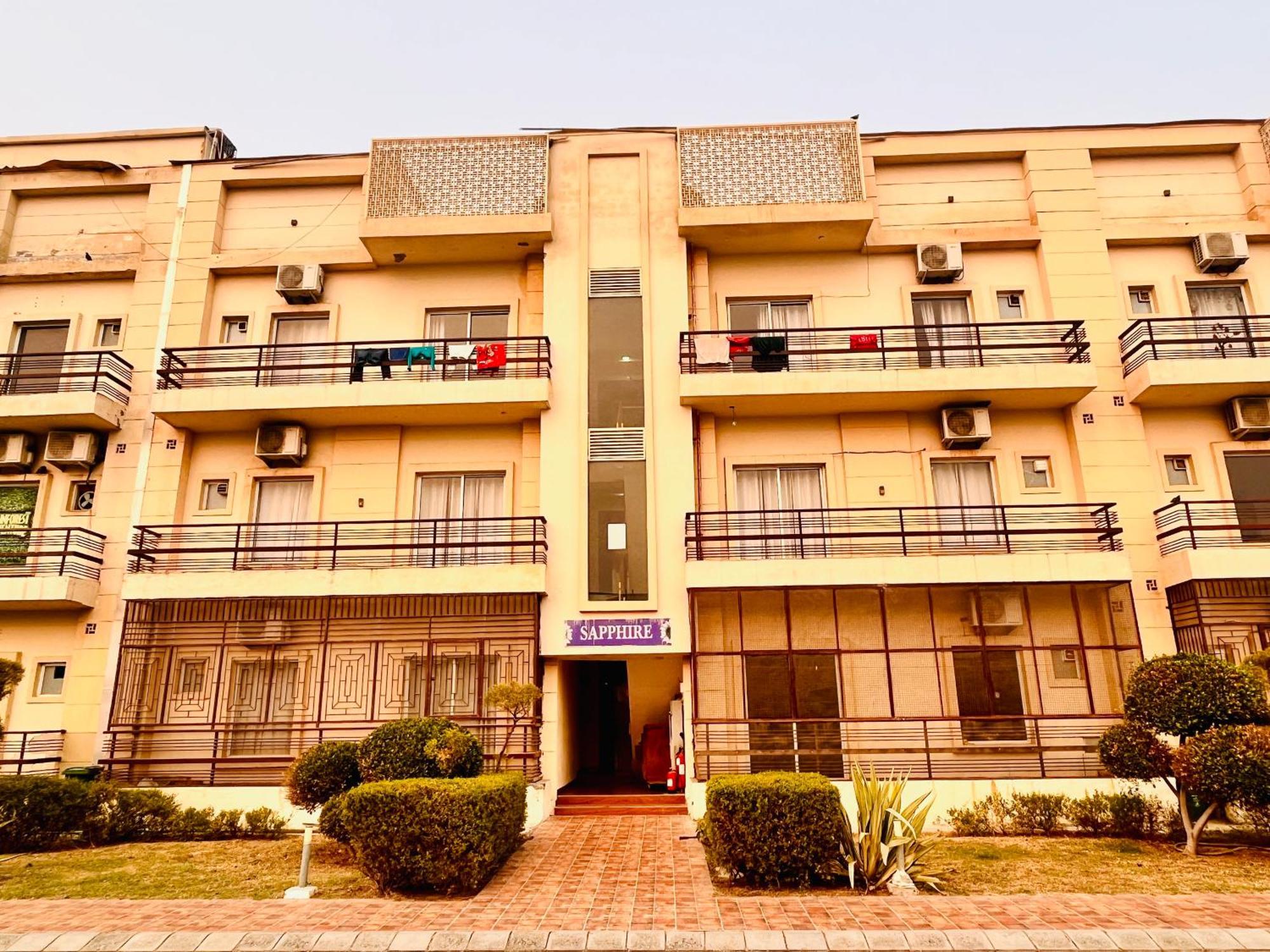 Pearl Grand Boutique Cottage In Omaxe Anandam Vrindavan - #Premium Ac Rooms With Balcony #Big Parking #Lift #Garden #Peaceful Area #Near Prem Mandir #Property Of The Year #Most Awarded Exteriör bild