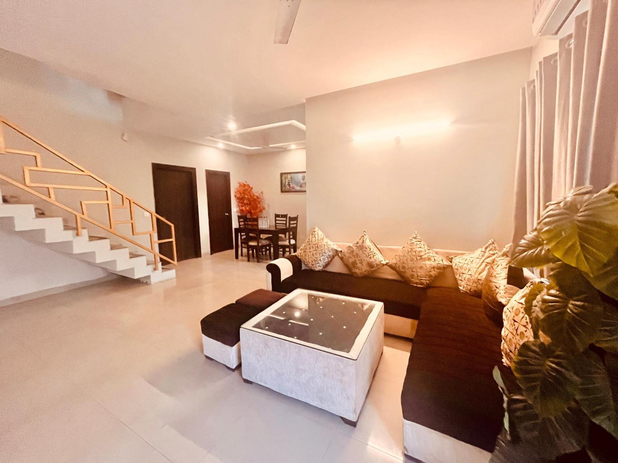Pearl Grand Boutique Cottage In Omaxe Anandam Vrindavan - #Premium Ac Rooms With Balcony #Big Parking #Lift #Garden #Peaceful Area #Near Prem Mandir #Property Of The Year #Most Awarded Exteriör bild