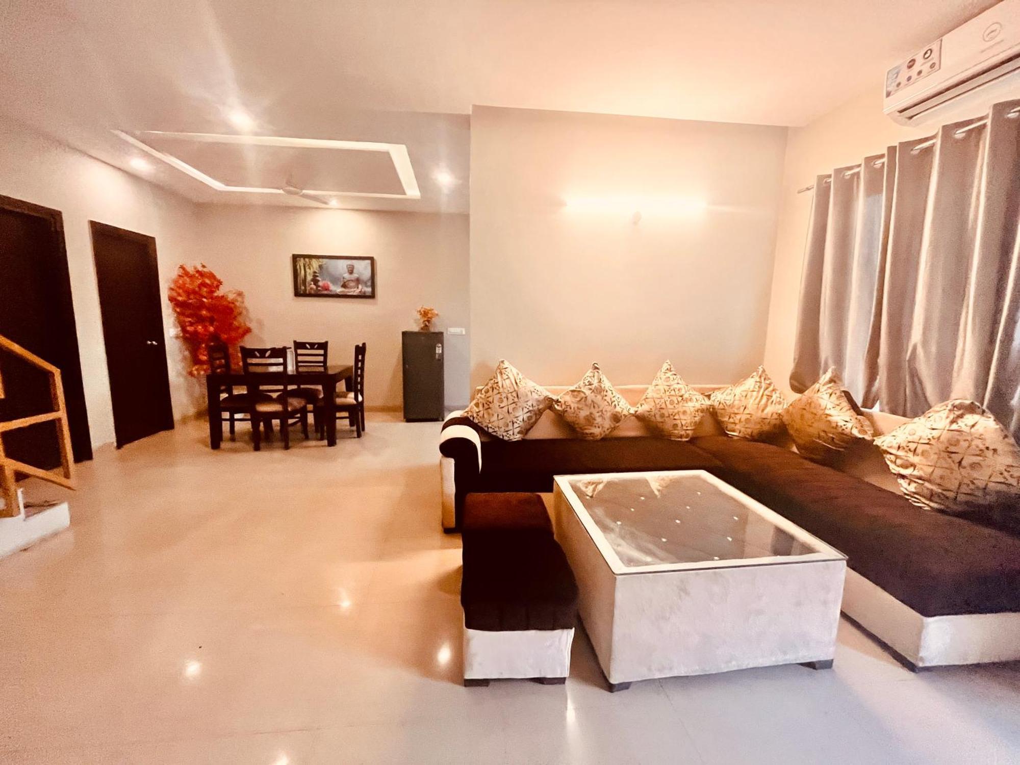 Pearl Grand Boutique Cottage In Omaxe Anandam Vrindavan - #Premium Ac Rooms With Balcony #Big Parking #Lift #Garden #Peaceful Area #Near Prem Mandir #Property Of The Year #Most Awarded Exteriör bild