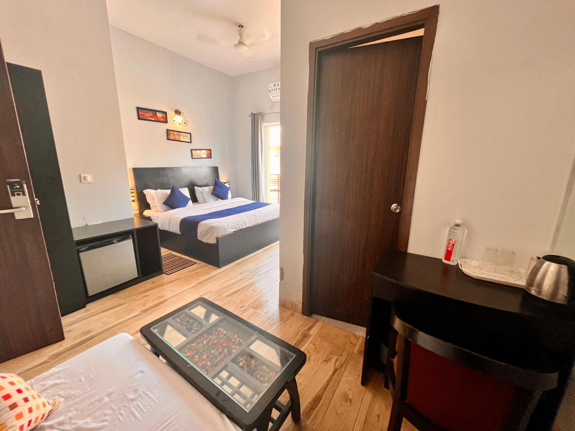 Pearl Grand Boutique Cottage In Omaxe Anandam Vrindavan - #Premium Ac Rooms With Balcony #Big Parking #Lift #Garden #Peaceful Area #Near Prem Mandir #Property Of The Year #Most Awarded Exteriör bild