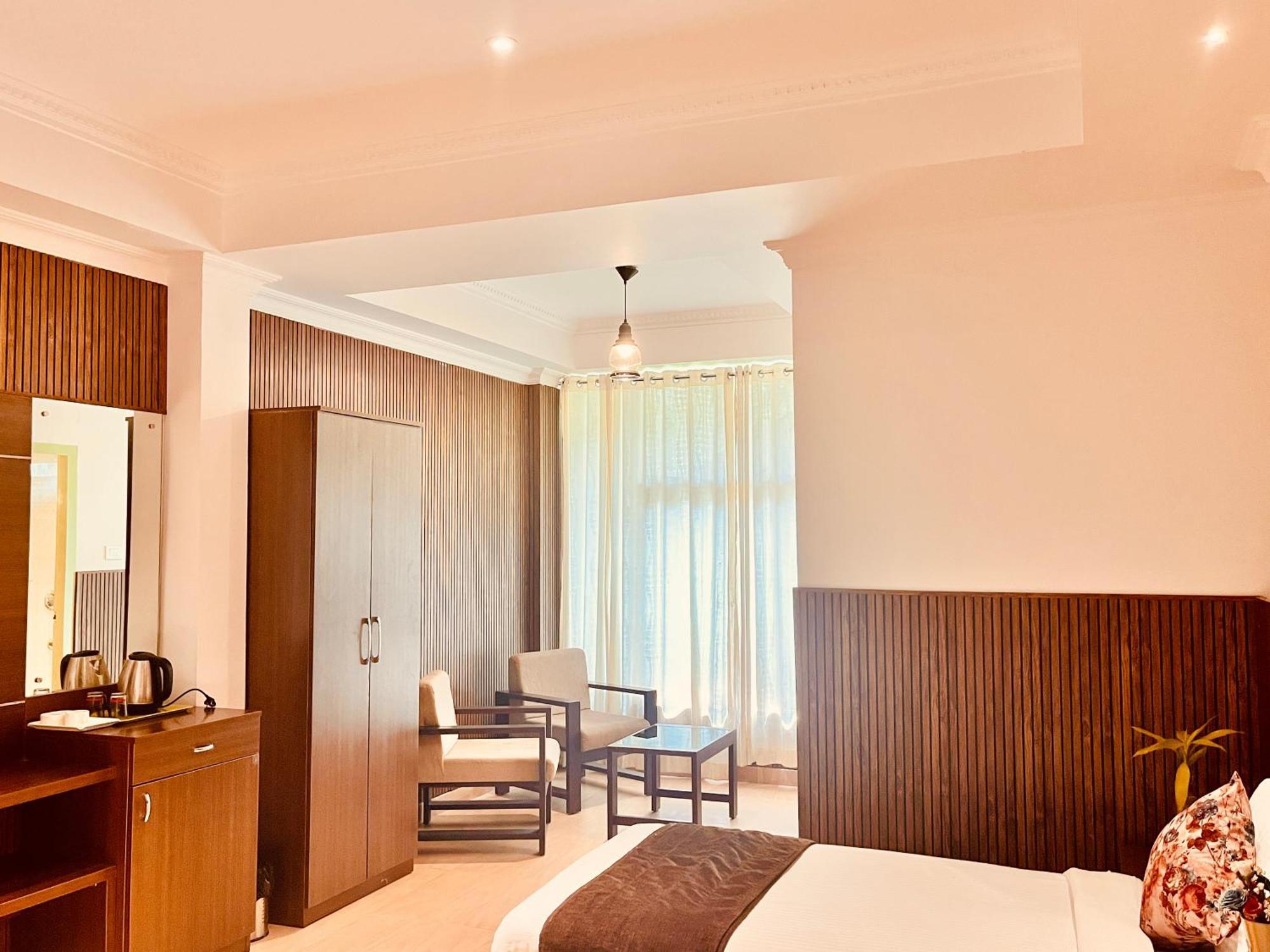 Pearl Grand Boutique Cottage In Omaxe Anandam Vrindavan - #Premium Ac Rooms With Balcony #Big Parking #Lift #Garden #Peaceful Area #Near Prem Mandir #Property Of The Year #Most Awarded Exteriör bild