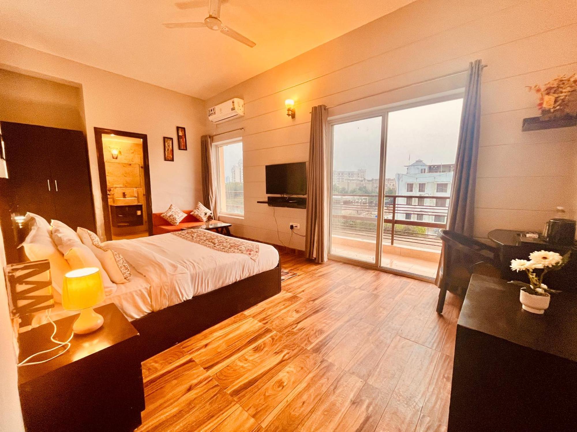 Pearl Grand Boutique Cottage In Omaxe Anandam Vrindavan - #Premium Ac Rooms With Balcony #Big Parking #Lift #Garden #Peaceful Area #Near Prem Mandir #Property Of The Year #Most Awarded Exteriör bild