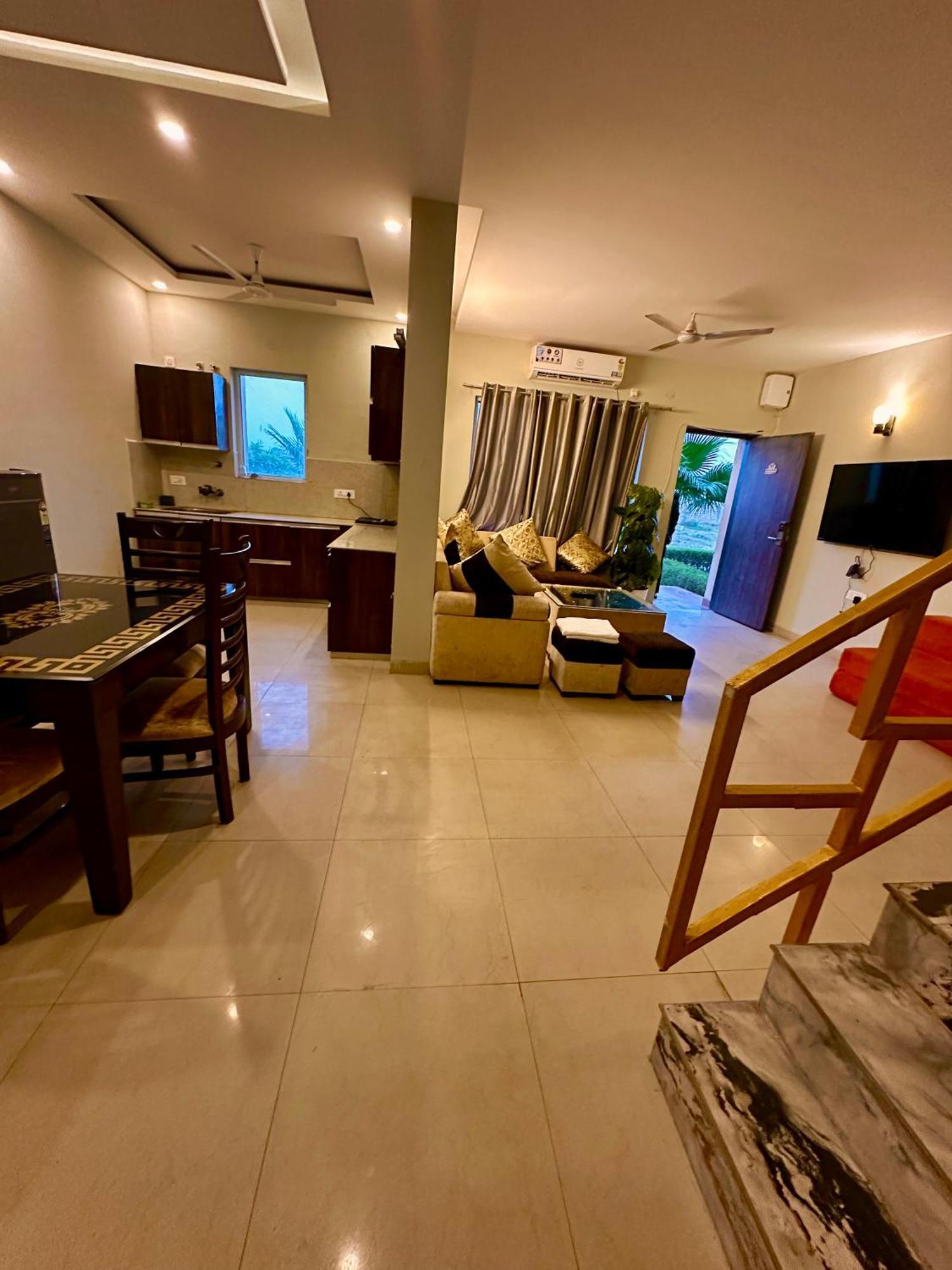Pearl Grand Boutique Cottage In Omaxe Anandam Vrindavan - #Premium Ac Rooms With Balcony #Big Parking #Lift #Garden #Peaceful Area #Near Prem Mandir #Property Of The Year #Most Awarded Exteriör bild