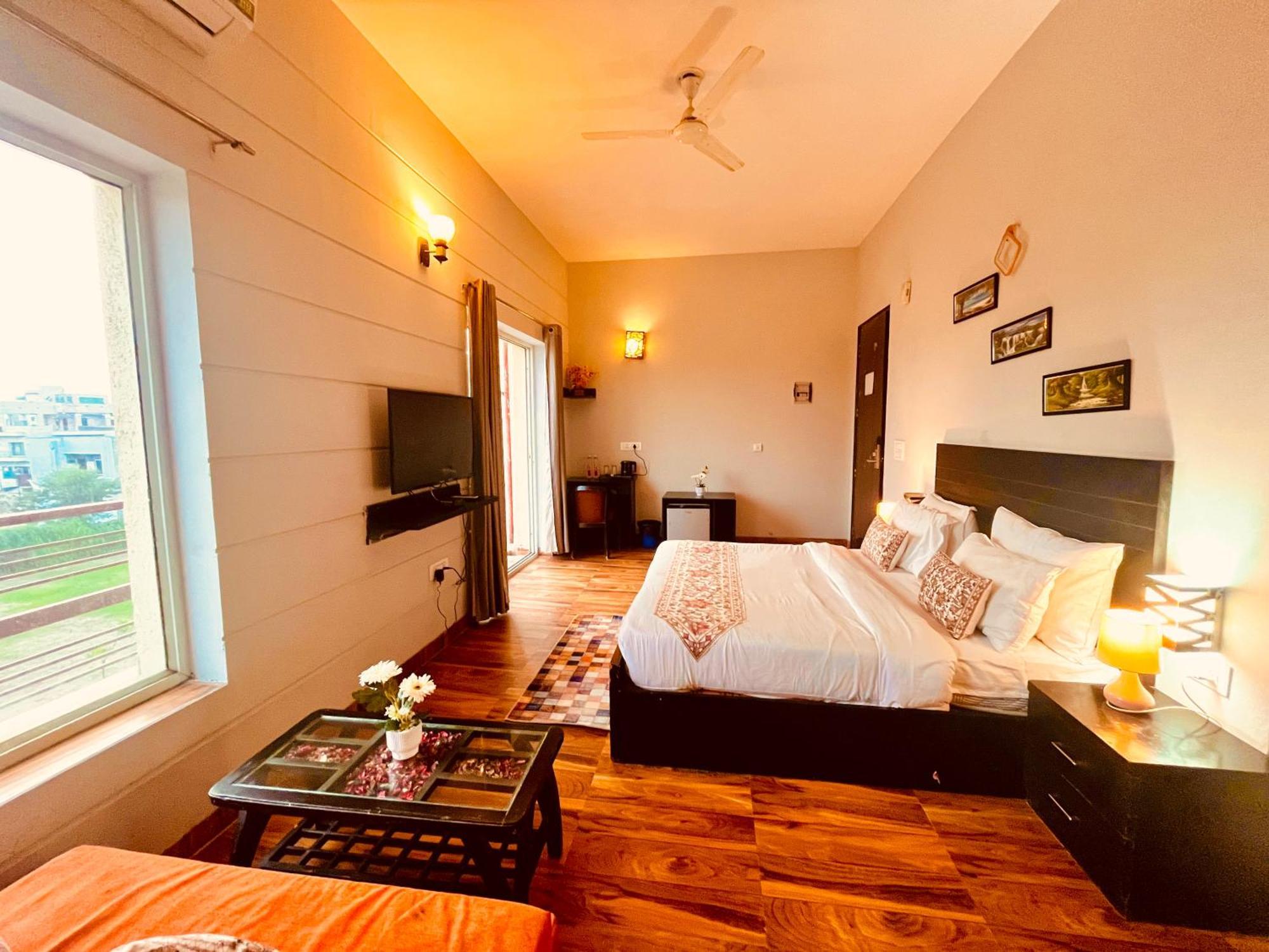 Pearl Grand Boutique Cottage In Omaxe Anandam Vrindavan - #Premium Ac Rooms With Balcony #Big Parking #Lift #Garden #Peaceful Area #Near Prem Mandir #Property Of The Year #Most Awarded Exteriör bild