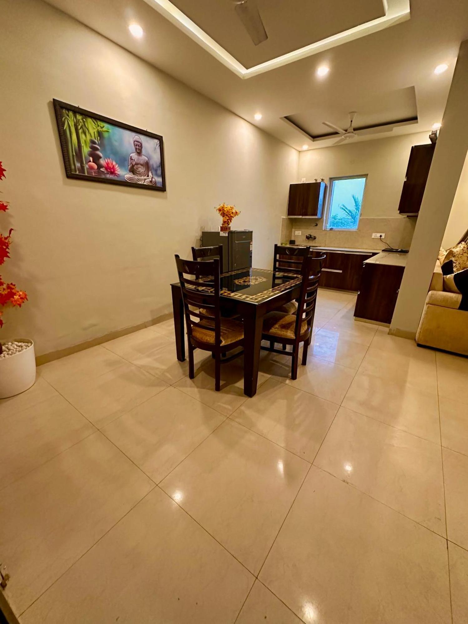 Pearl Grand Boutique Cottage In Omaxe Anandam Vrindavan - #Premium Ac Rooms With Balcony #Big Parking #Lift #Garden #Peaceful Area #Near Prem Mandir #Property Of The Year #Most Awarded Exteriör bild