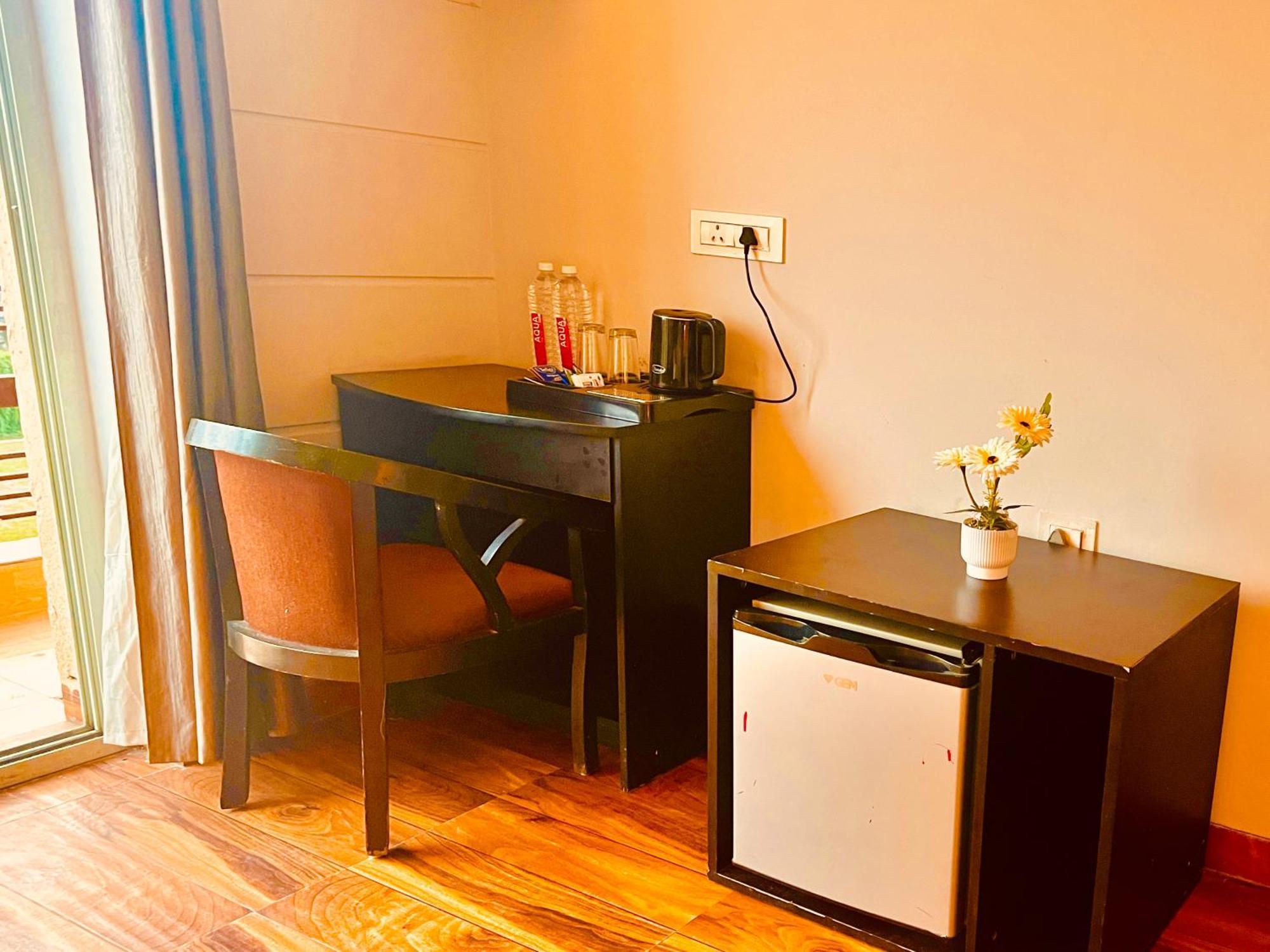 Pearl Grand Boutique Cottage In Omaxe Anandam Vrindavan - #Premium Ac Rooms With Balcony #Big Parking #Lift #Garden #Peaceful Area #Near Prem Mandir #Property Of The Year #Most Awarded Exteriör bild